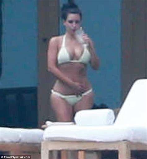 Kim Kardashian In Blue Bikini On Vacation In Mexico Sawfirst Hot