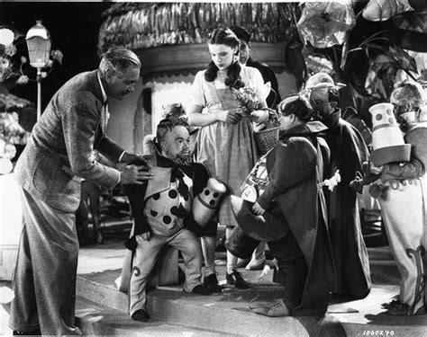 Vintage Everyday Behind The Scenes Photos Of The Wizard Of Oz In