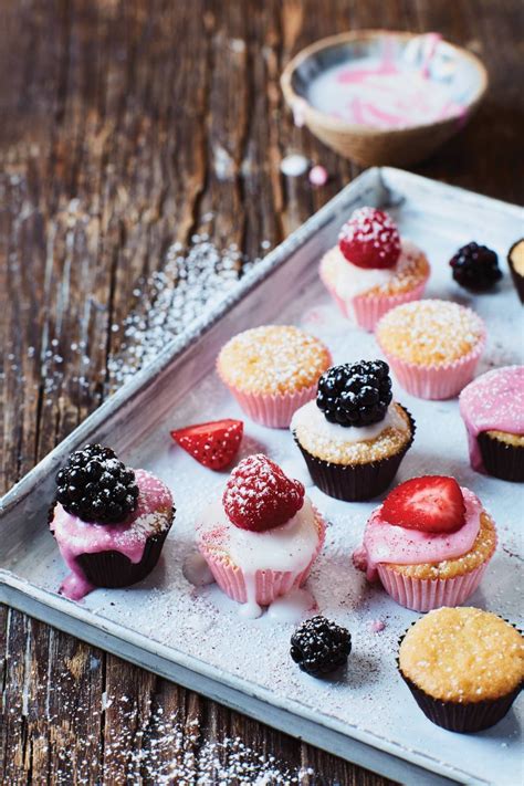 I grew up with sticky toffee pudding and it's only ever made me happy in life. Jamie Oliver Biscuit Cake | Biskuitkuchen, Leckere desserts und Einfacher nachtisch