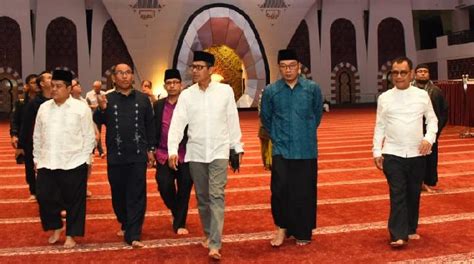 Masjid Raya Sumatera Barat Ikatan Batin Warga Jabar Dan Sumbar