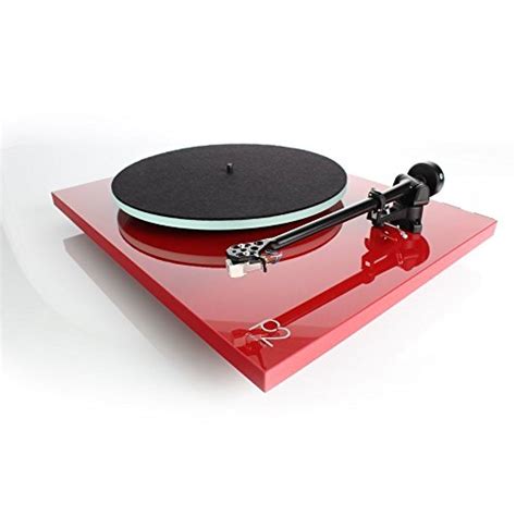 Rega Planar 2 Turntable With Dust Cover Carbon Cartridge Rb220