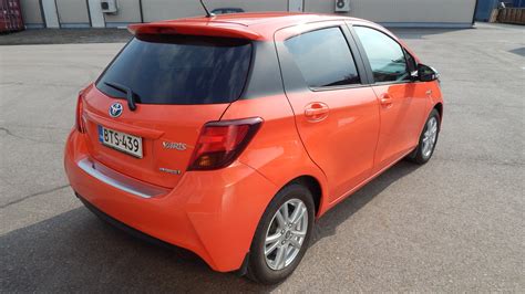 Toyota Yaris 15 Hybrid Orange 5ov Hatchback 2016 Used Vehicle
