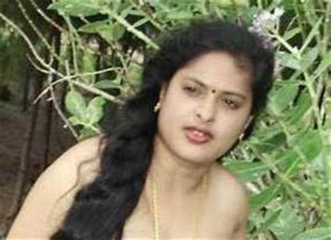 DESI AUNTIES AND GIRLS DESI PAPA Indian Aunty Hot