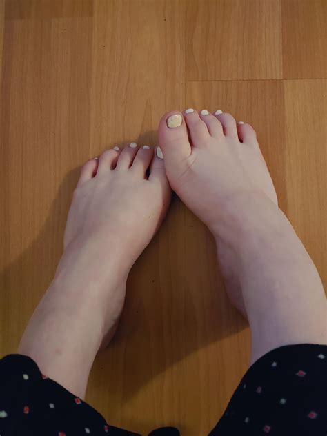 Pale Creamy Feet Rverifiedfeet