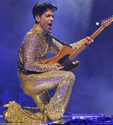 Princes Most Iconic Outfits With Images Prince Rogers Nelson