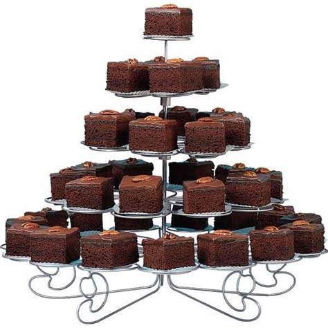 Jual birthday brownie dengan harga rp110.000 dari toko online brownie business, jakarta barat. Brownie Tower | Brownie wedding cakes, Birthday cake brownies