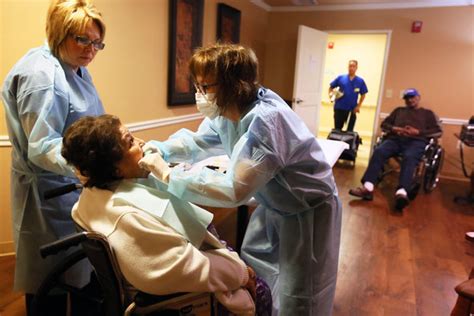 In Nursing Homes An Epidemic Of Poor Dental Hygiene The New York Times