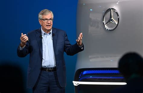 Daimler Aktionäre stimmen über Aufspaltung ab