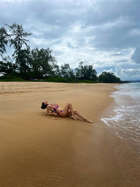 TW Pornstars RaquelleDiva Twitter Surrendering To Sun Sand And The Oceans Embrace