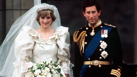 Lady diana spencer marriage rumours; Princess Diana's Second Wedding Dress: Royal Had ...