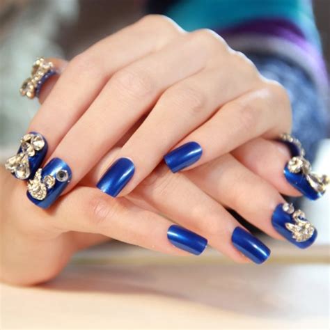 That's why experimenting with different hues, tones, tints, and shades can help you find the best color combinations for your purpose and desire. Navy Blue and Silver - 7 Nail Color Combinations That Look ...