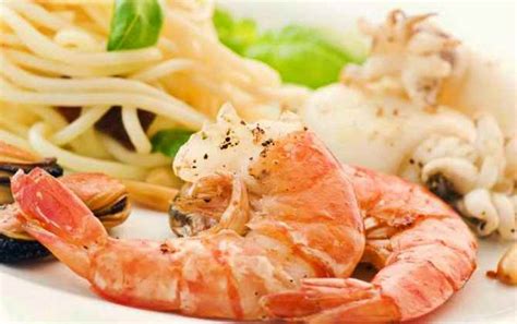 From the bread to the coffee we could not have.eaten better clams and pasta where super fresh the mix fish starter was superb. Spaghetti alla "piccola bugia", primo piatto al sapore di ...