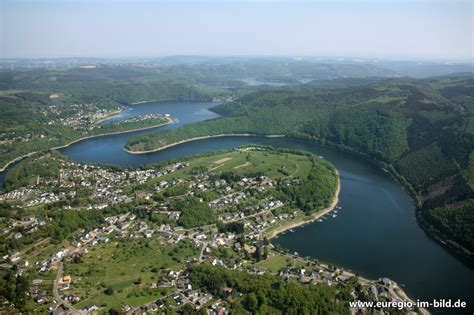 Unsere route kombiniert 2 jeweils ca. Luftaufnahme der Rurtalsperre mit dem Ort Rurberg ...