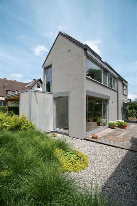 Immer mehr menschen möchten ein kleines haus bauen. Günstig bauen: Diese Häuser machen's vor - DAS HAUS ...