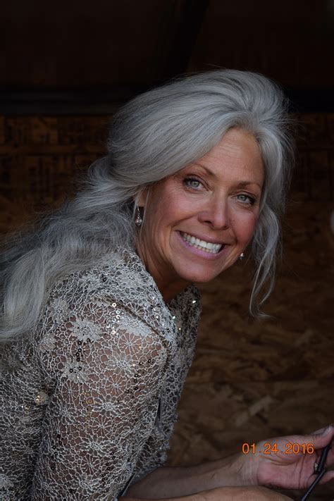 older women with grey hair dnd beauty