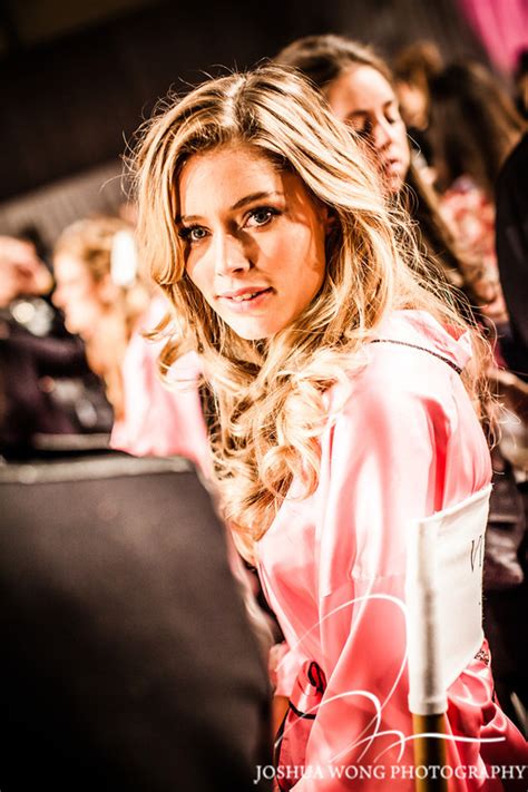 Doutzen Kroes Victoria Secret Angel Backstage At The Vs Fashion