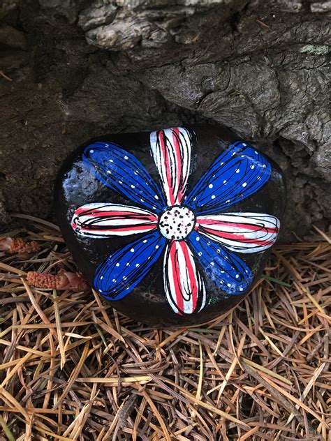 Pin By Amy Clark On Rocks By Amy Painted Rocks Rock Flowers Crafts