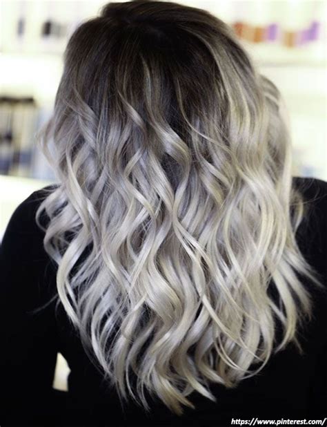 Highlights For Gray Hair That Look Cool And Crazy In Silvery Blonde Hair Silver