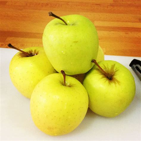 Check spelling or type a new query. TIPSku: Semua Tentang Buah Apel, Klasifikasi, Jenis dan ...