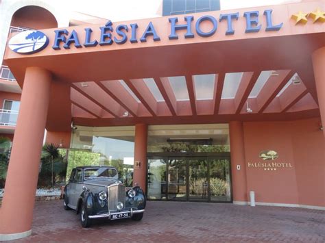 Featuring 170 rooms with views of the pond, this venue is set within a short ride from the strip. Disabled Access Holidays - Wheelchair accessible ...