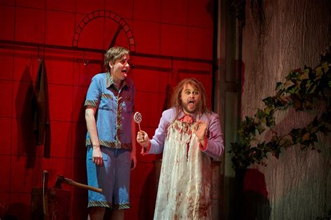 Hänsel und gretel sind inzwischen tief im wald und haben nicht bemerkt, dass die nacht hereingebrochen ist. Braunschweig: Hänsel und Gretel / Online Musik Magazin