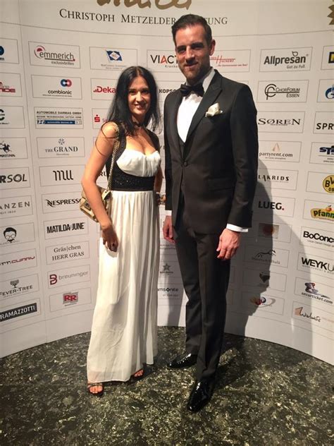 Geschäftspartner und freunde wandten sich von ihm ab. Metzelder Gala 2016 in Essen - 10 Jähriges Jubiläum der ...