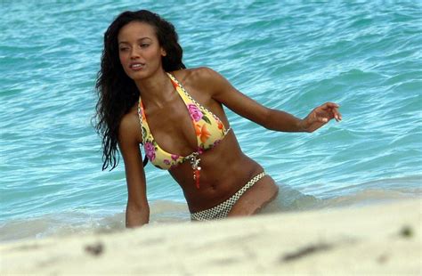 Selita Ebanks Topless And Sexy Collection Top Nude Leaks