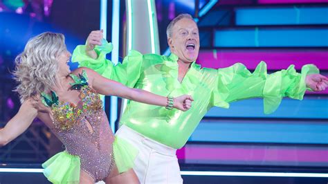 Dancing With The Stars Opens With Sean Spicer In Fluorescent Shirt