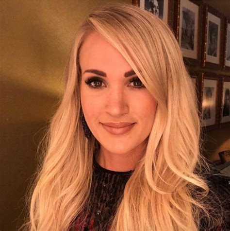 Carrie underwood's official facebook page. Carrie Underwood: Every Photo Since Her Accident | PEOPLE.com