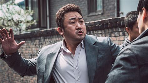 하지만 엄청나게 싫어하는 왕재수 알파 정태한 앞에서 발현해. 마동석 국적 키 팔뚝 군대 나이