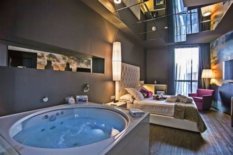 Es una excelente oferta 2x1 de spa privado en calpe. en Barcelona (con imágenes) | Suite con jacuzzi, Salas de ...