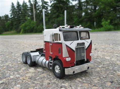 Pin By Bruce Salo On Scale Model Semi Trucks Freightliner Trucks Car