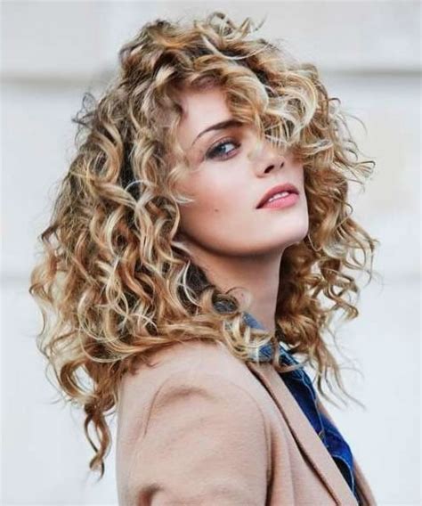 Long hair female haircut 2021: Hairstyles 2021 Female Curly Hair - Wavy Haircut