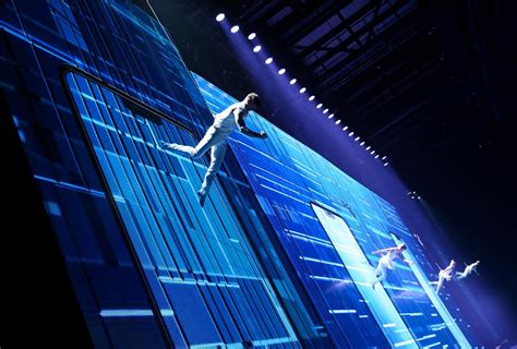 Using Stage Design Technologies To Create Immersive Experiences