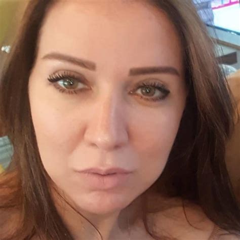 Hana shiha is an egyptian actress. صور: هنا شيحة تتغزل بطليقة زوجها أحمد فلوكس والأخيرة ترد ...