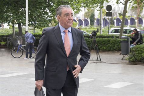 El accidente de un convoy de #ferrocarrilesdelageneralitatvalenciana se produjo en #valencia, en la red de #metrovalencia dependiente de los ferrocarriles de la generalidad valenciana, el lunes, 3 de. El accidente de metro y la visita del Papa, grandes citas ...