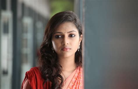 Tamil Actress Amala Paul Hd Wallpapers And Gossips Everything 4u