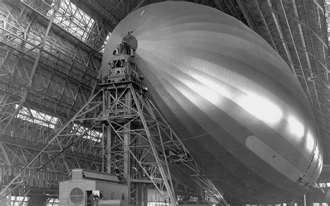 Blimps and zeppelins have many similarities, but many differences as well. zeppelin_blimp_ | Aircraft of World War II - WW2Aircraft ...