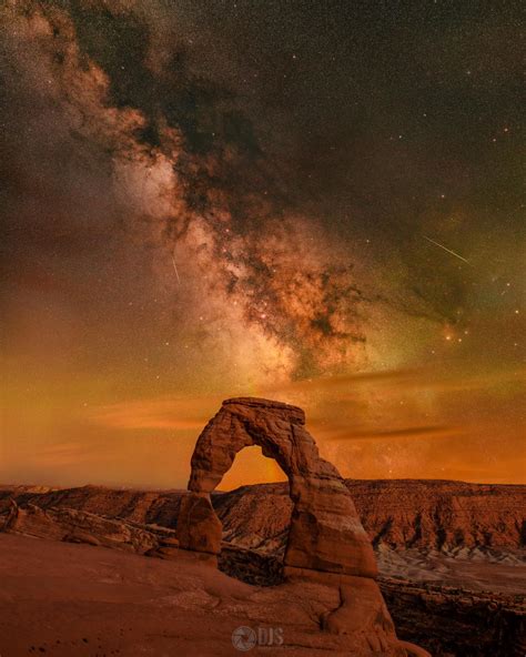 The Milky Way Over Delicate Arch Arches National Park Utah Oc