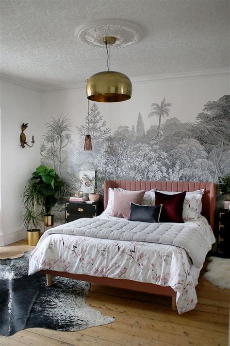 A split bedroom is where the master bedroom is located on one side of the house away from the other bedrooms. 25+ Gorgeously Chic Monochromatic Bedroom Ideas You Can Copy