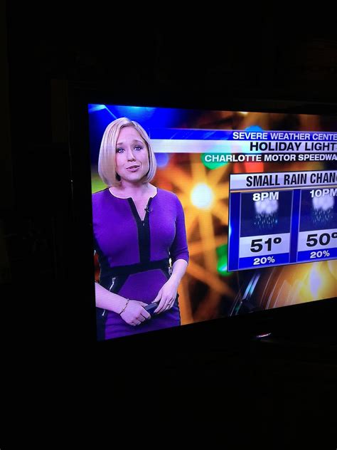 Here S Why This Image Of Female Meteorologists Is Going Viral