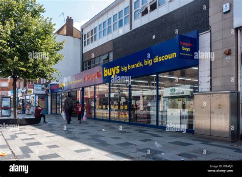 The bargain buys discount retailer shop on Slough High Street, UK Stock