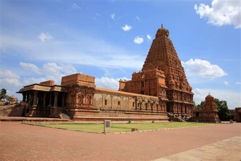 11 Most Famous Thanjavur Temples to visit [Great Living Chola Temples]