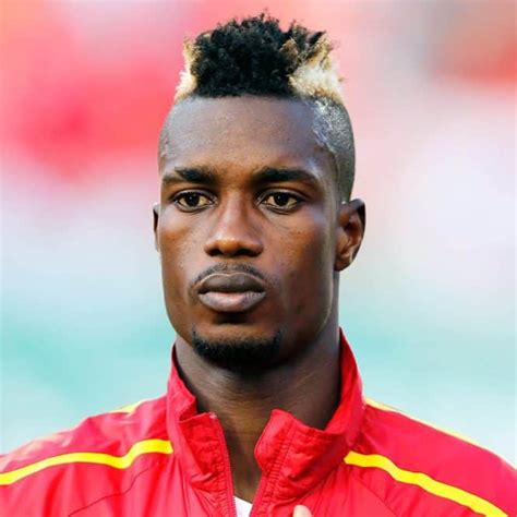 Let's begin with a very classic version of the layered haircut. 41 Soccer Player Haircuts That Got Attention (2020) - Cool ...