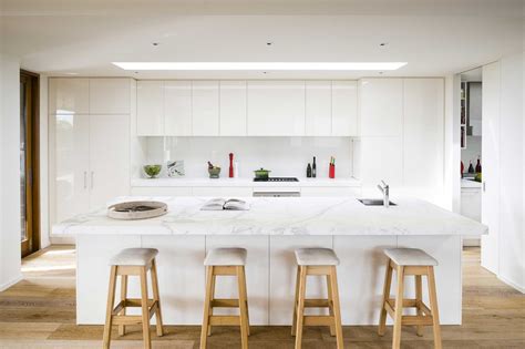 We can execute complex kitchen renovations that suit your personal style and preferences. Hamptons Kitchen Styles - Melbourne - Rosemount Kitchens