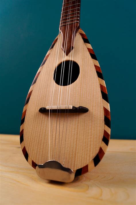 Baglamas | traditional Greek instrument with rich sound | Luthieros
