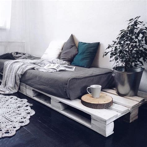 Mais attention, il sera d'une hauteur minimale. Canape Palette Interieur Plus De 100 Meubles En Palette à ...