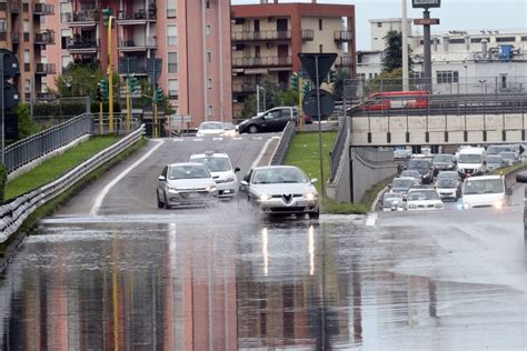 Check spelling or type a new query. Maltempo a Milano: via Rubicone e Fulvio Testi allagate ...