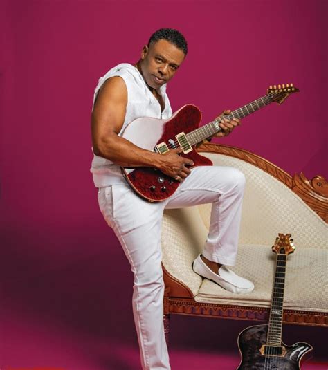 Norman Brown To Release New Album Heart To Heart