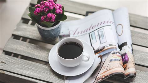 Mulai dari melihat pertengkaran di kolom komentar sebuah post yang viral, seorang teman berbagi prestasi atau. 25 Kata-Kata Bijak dan Filosofi Kopi yang Keren dan ...